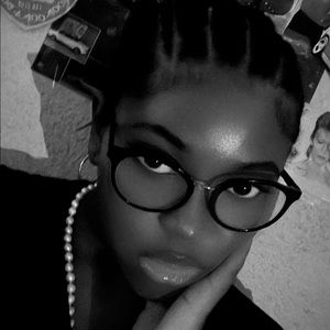 Meet your Posher, Alyze